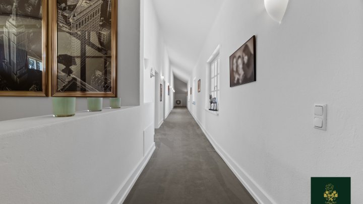 Traumhaftes Anwesen mit beheiztem Außenpool, Spa und Gästehaus auf parkähnlichem Grundstück