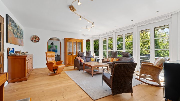 Endlich Platz für die ganze Familie! 4 Schlafzimmer und 2 Bäder auf einer Ebene! Offen für Angebote!